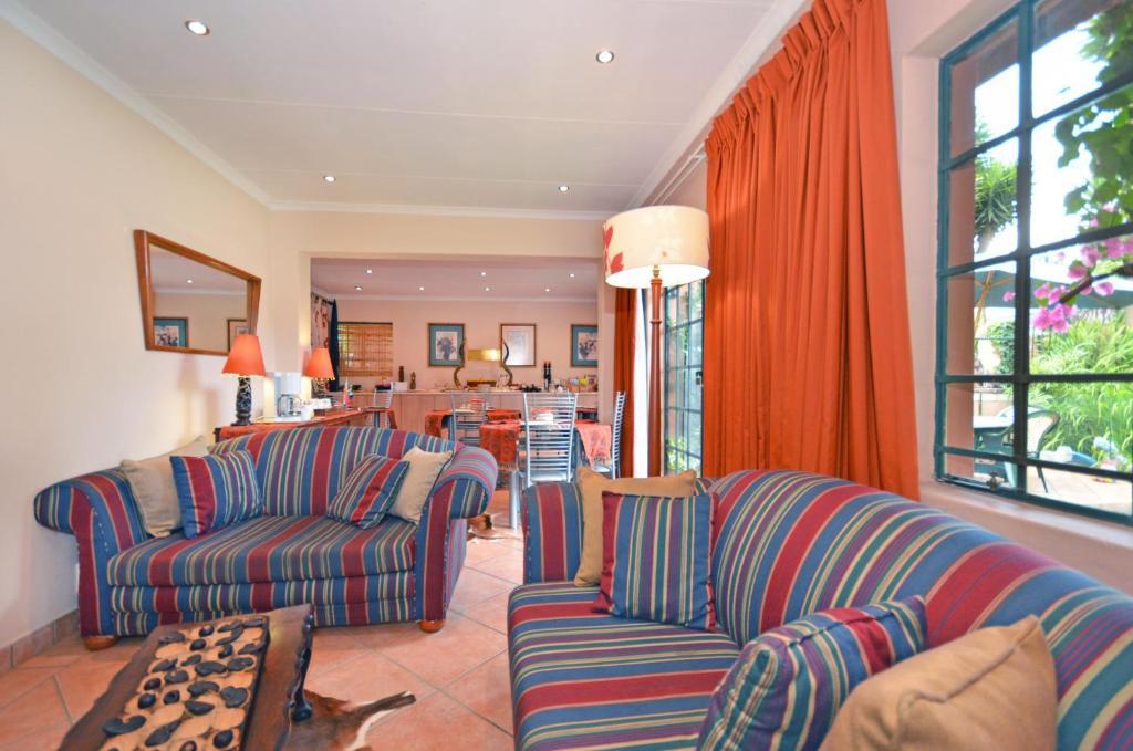 Cherry Tree Cottage B&B Linden Йоханнесбург Экстерьер фото