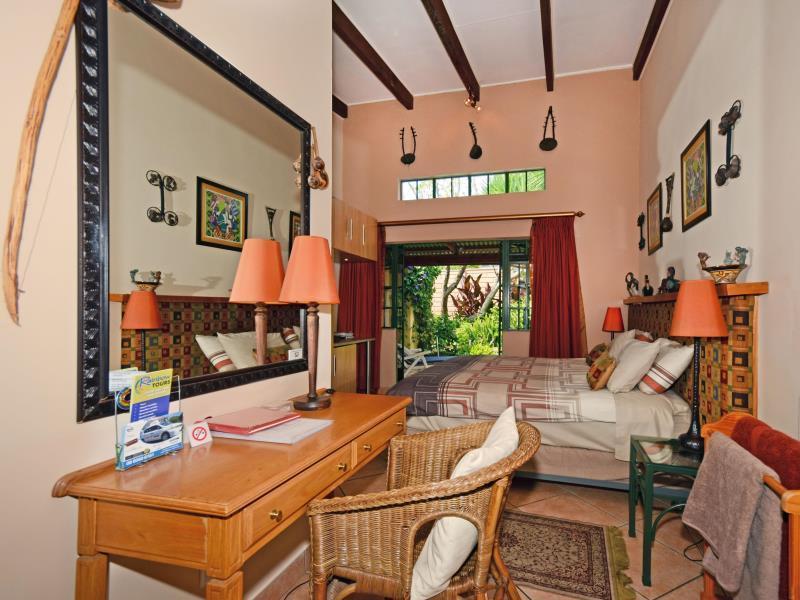 Cherry Tree Cottage B&B Linden Йоханнесбург Экстерьер фото