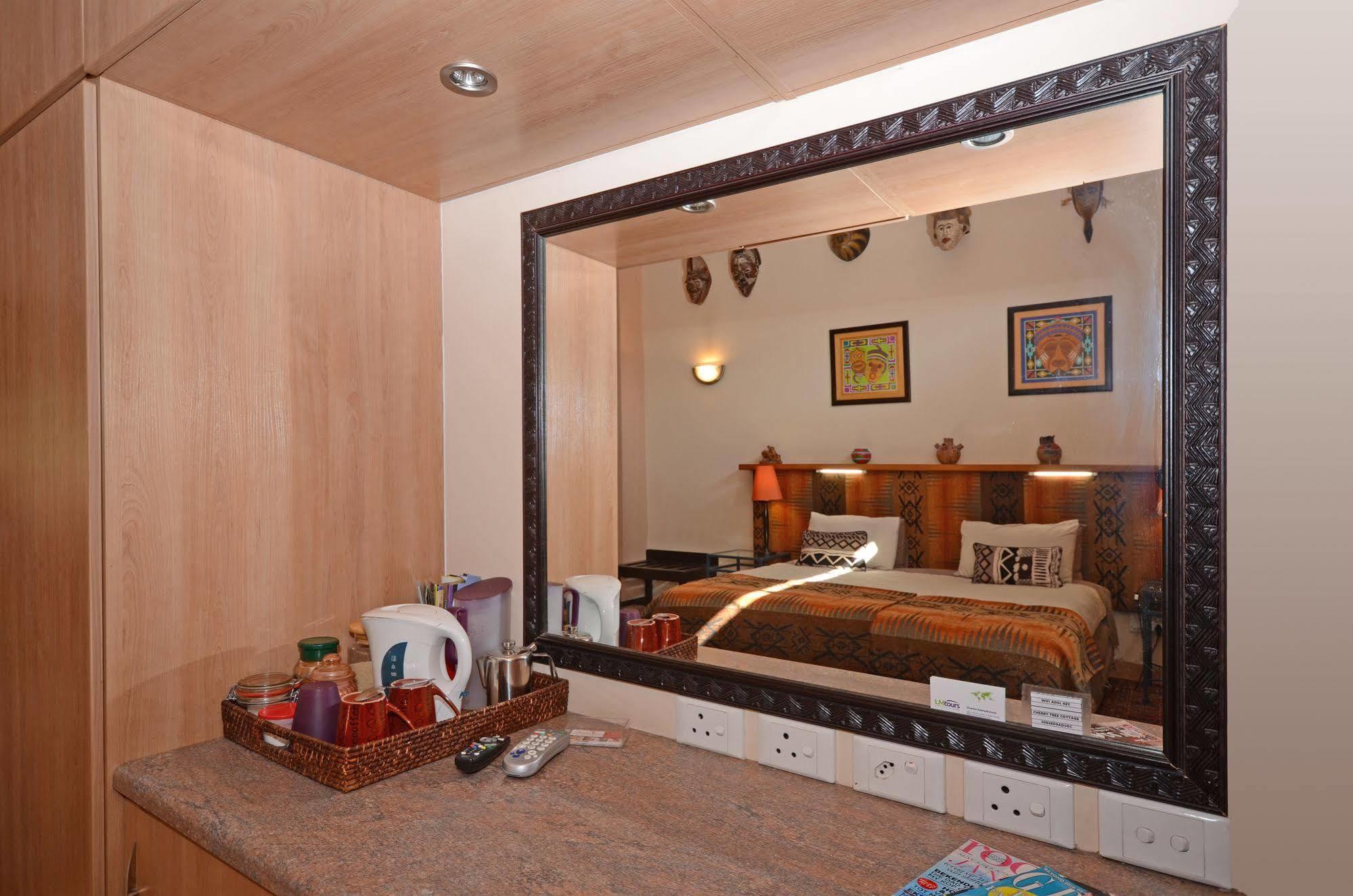 Cherry Tree Cottage B&B Linden Йоханнесбург Экстерьер фото