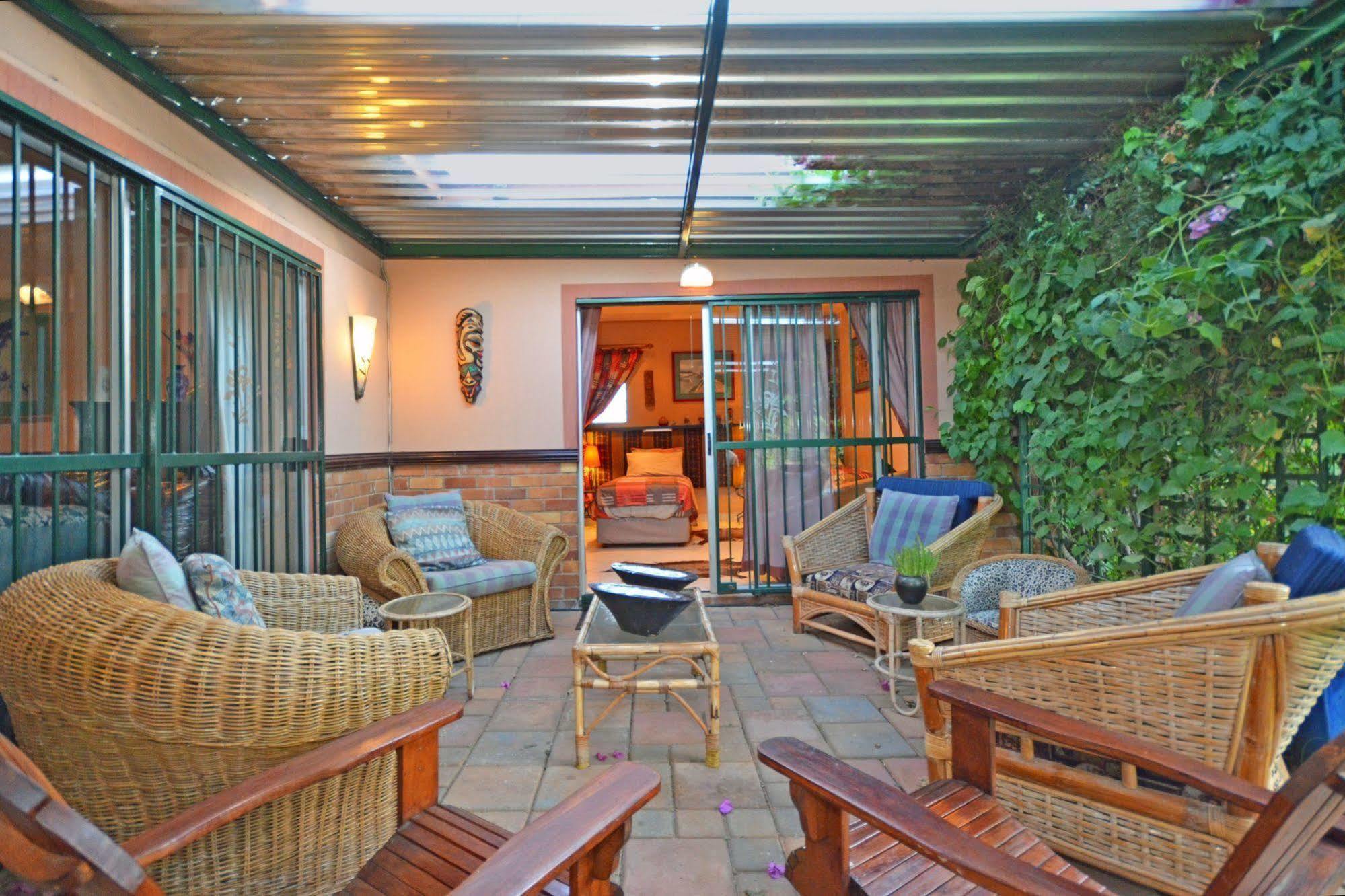 Cherry Tree Cottage B&B Linden Йоханнесбург Экстерьер фото